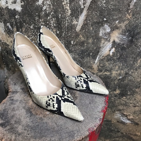 Stuart Weitzman Shoes - Stuart Weitzman black and cream snake print pumps